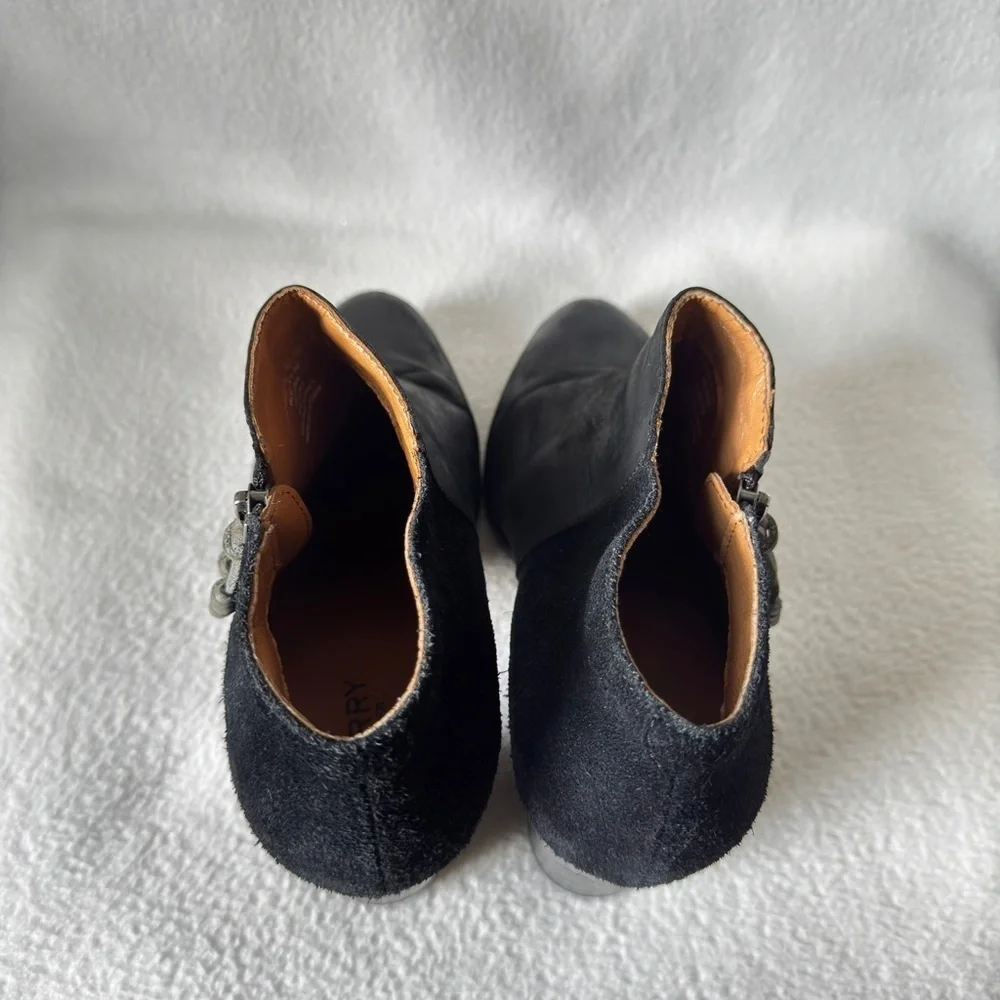 Sperry Size 9 Women's Leather Black Zippered Ankle Boots